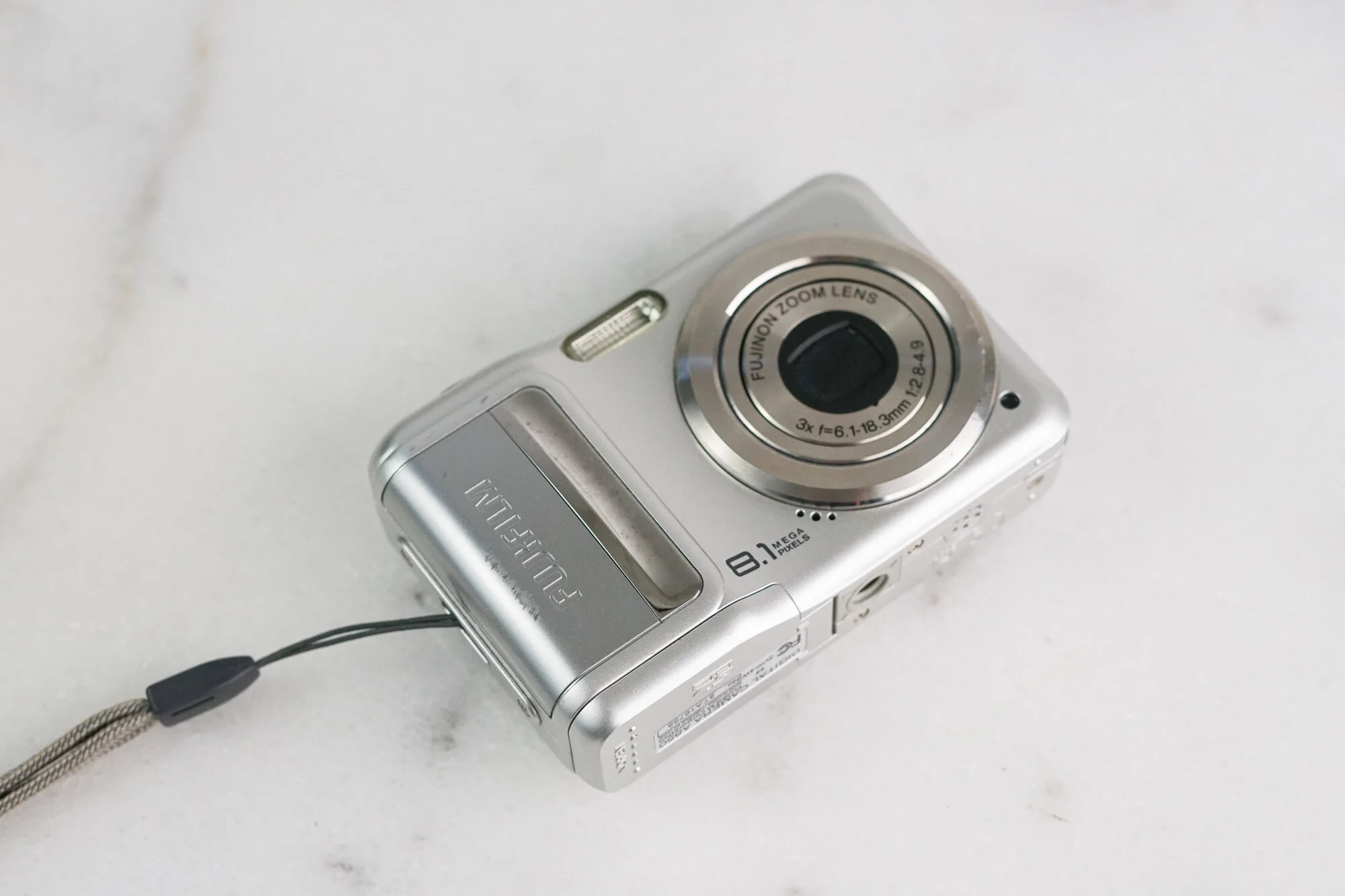 Fujifilm Finepix A850 8.1 Megapixel Digital Point and Shoot